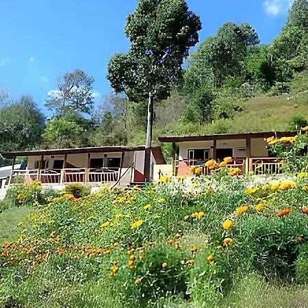 Solid Rock - Lodge And Restaurant